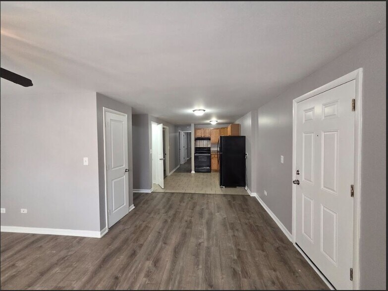 Building Photo - 6205 S Michigan Ave