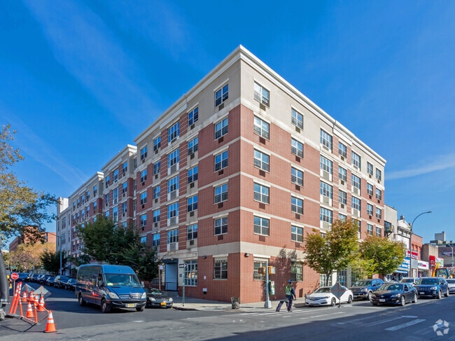 East Tremont - 1920 Washington Ave Bronx NY 10457 | Apartment Finder