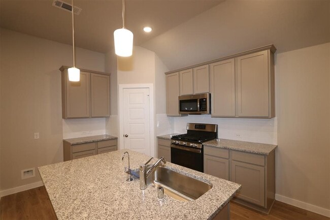 Building Photo - 1558 San Sebastien Dr