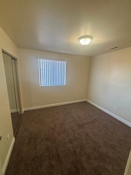 Building Photo - 8848 Orchard Ave