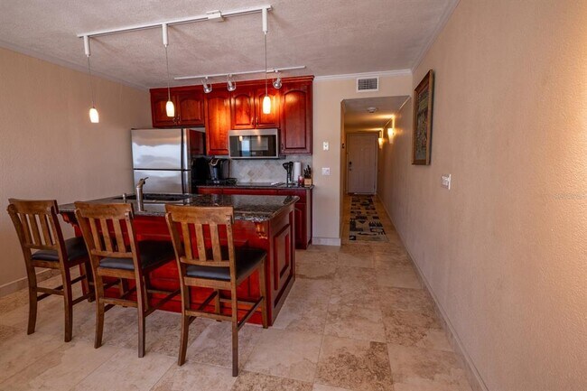 Building Photo - 2506 N Rocky Point Dr
