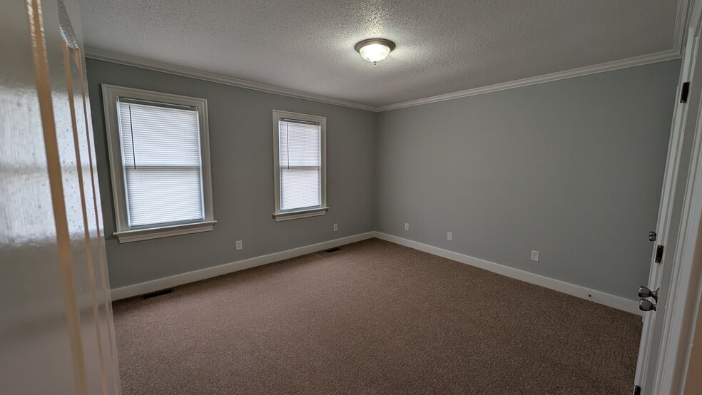 Guest Bed - 318 Olde Towne Dr