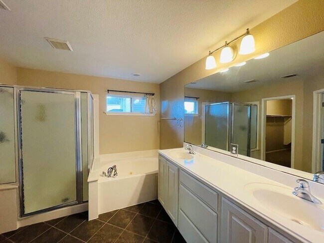 Building Photo - 15425 Fisher Island Dr