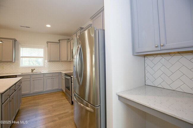 Building Photo - 1170 Camellia Dr