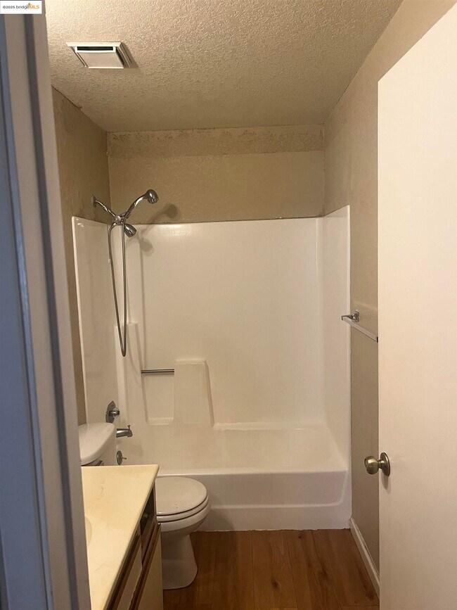 Building Photo - 2270 Renwick Ln