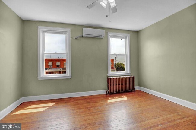 Building Photo - 434 Folcroft St