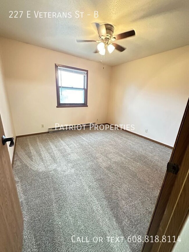 Building Photo - 2 bedroom/ 1 bath apartment in Tomah, WI