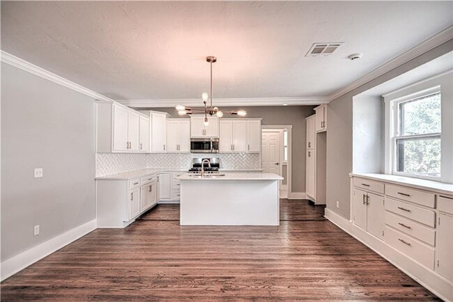 Building Photo - 1118 NW 33rd St