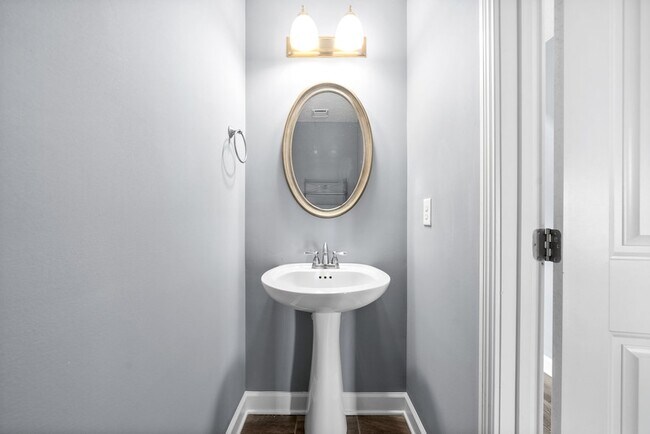 Building Photo - 3755 Windmill Dr