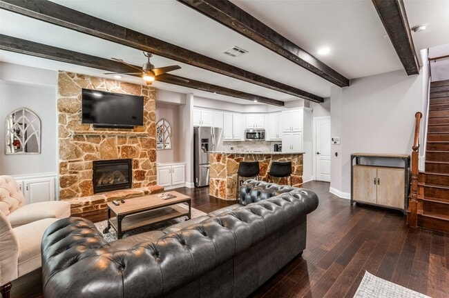 Building Photo - 5707 Headquarters Dr