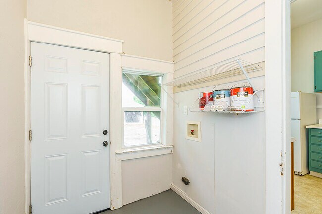 Building Photo - 51 Mentelle Park