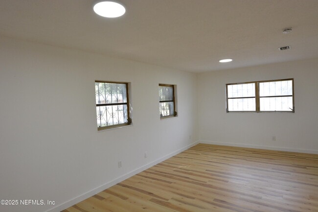 Building Photo - 6672 Kinlock Dr