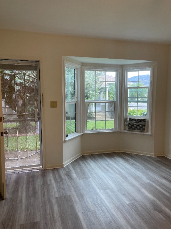 Building Photo - 1301 N Buena Vista St