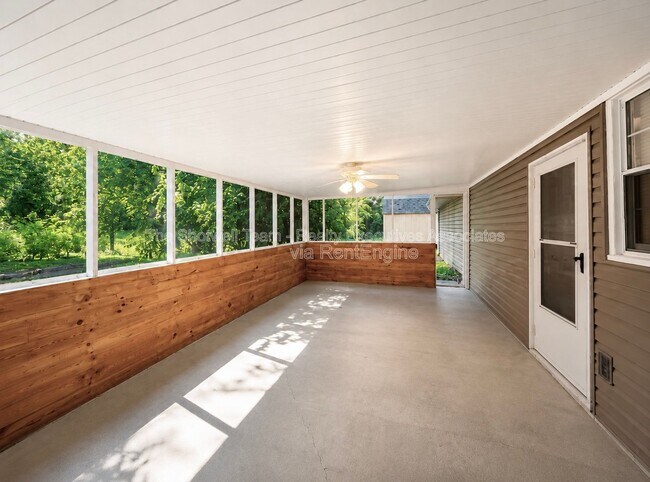Building Photo - 11104 Hughlan Dr