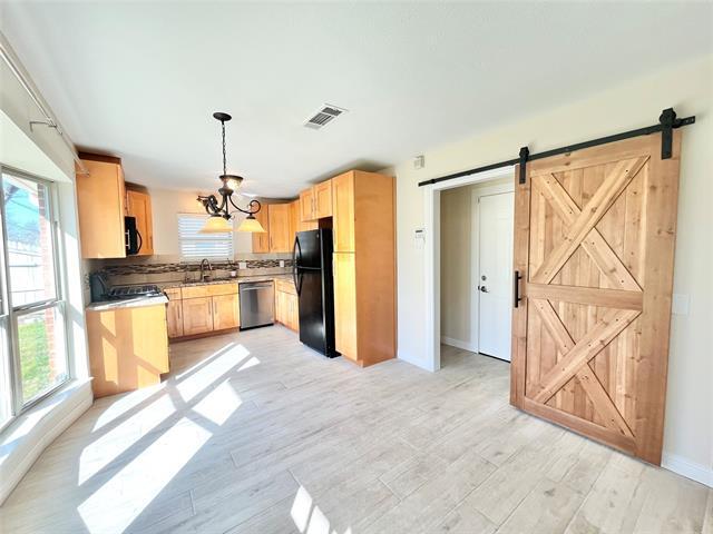 Building Photo - 1816 Lexington Pl