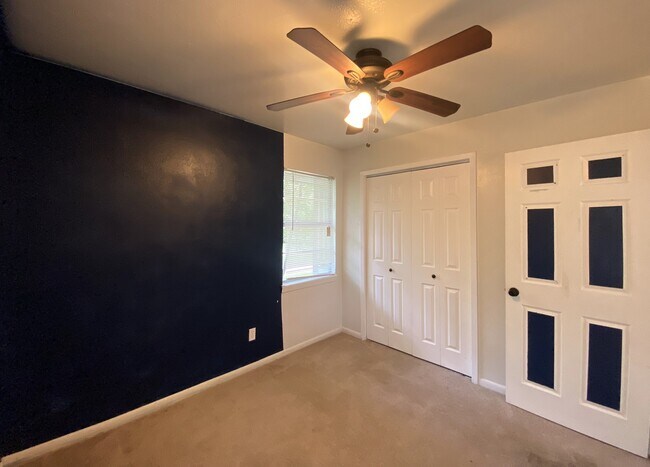 Building Photo - 204 Veterans Ave