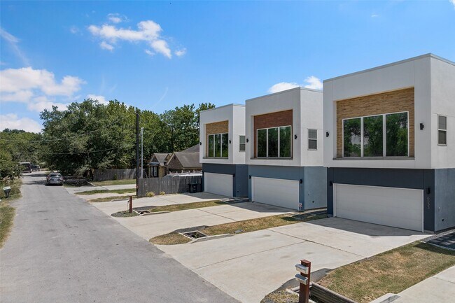 Building Photo - 6533 Castlebay Dr