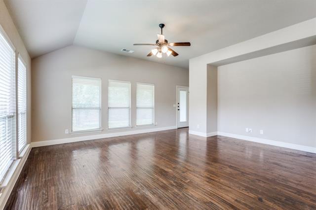 Building Photo - 1722 Sherwood Dr