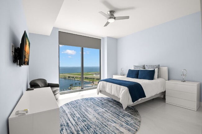 Building Photo - LUXURY Fully Furnished Condo in Saltaire For Rent!