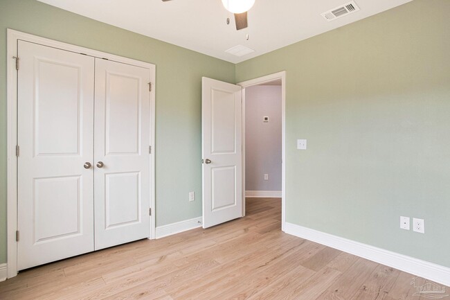 Building Photo - 970 John Deere Ln