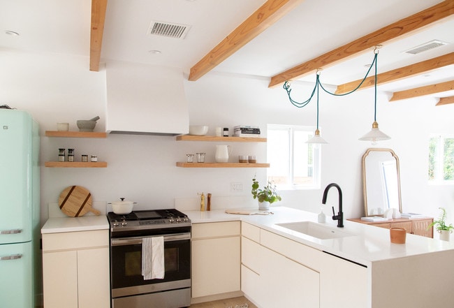 Kitchen - 3625 Edenhurst Ave