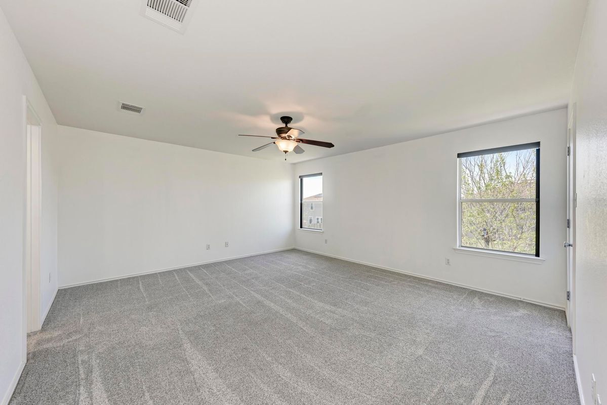 Building Photo - 12740 Bella Pkwy