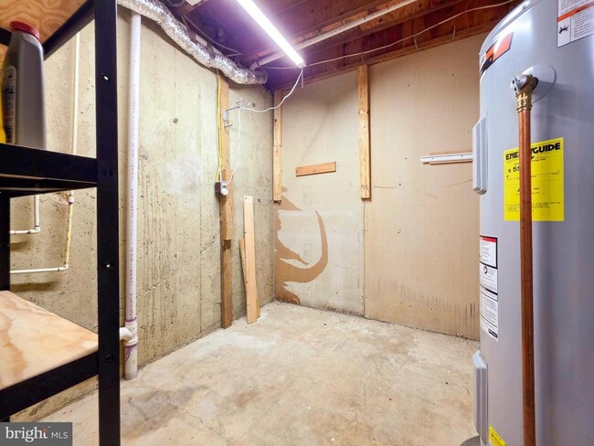 Building Photo - 6605 Rockleigh Way