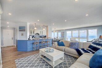 Building Photo - 2066 N Ocean Blvd