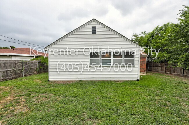 Building Photo - 1622 W Britton Rd