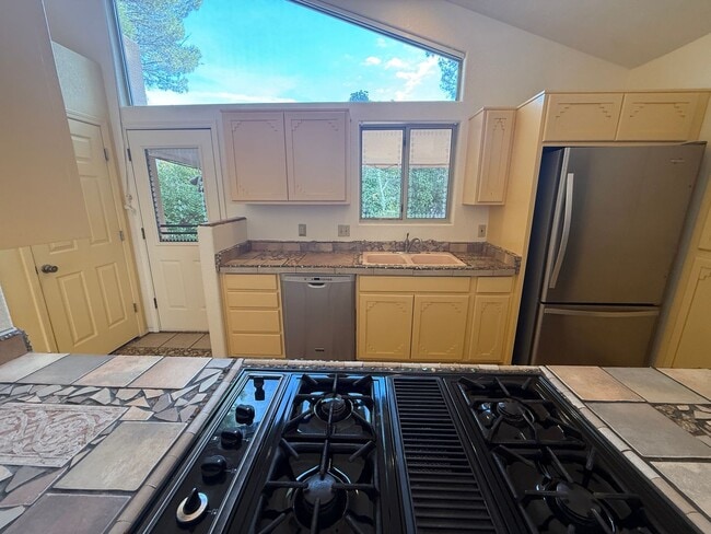 Building Photo - Townhome- Morning Sun