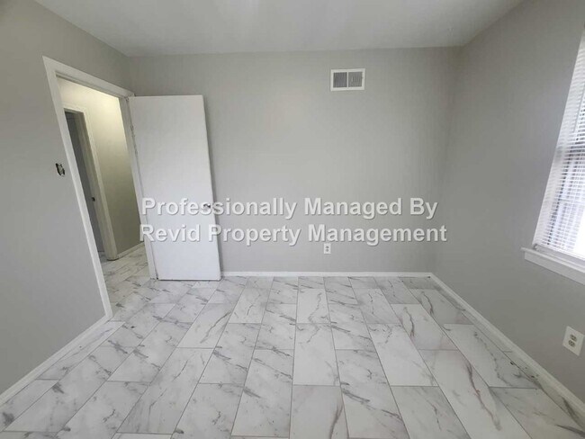 Building Photo - FIRST MONTH FREE!!! Newly Renovated 3 Bedroom Home!