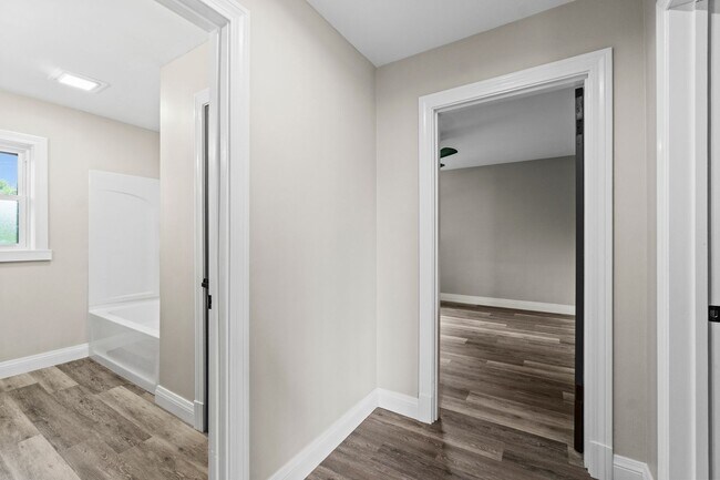 Building Photo - For Sale or Rent – Fully Renovated Stone R...