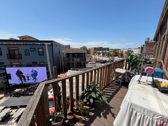 Building Photo - 276 Morris Ave