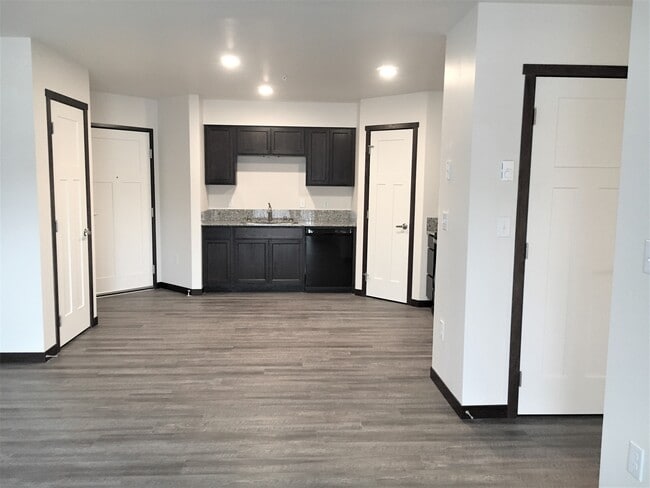 14th III "Eagle" Two Bedroom - 14th St Apartments III