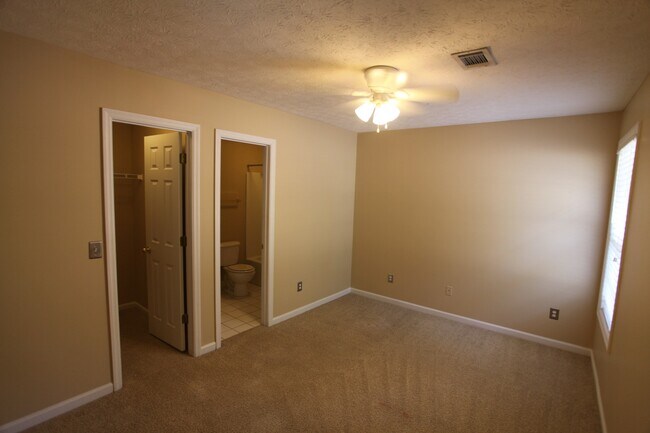 Building Photo - Beautiful 4-Bedroom, 3-Bath Home with Gara...