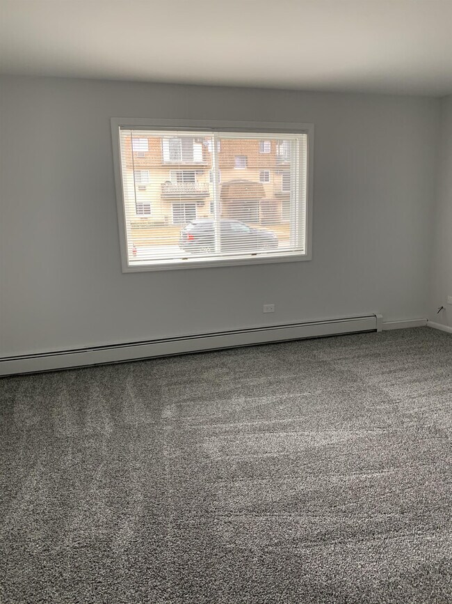 Building Photo - 5719 W 128th St