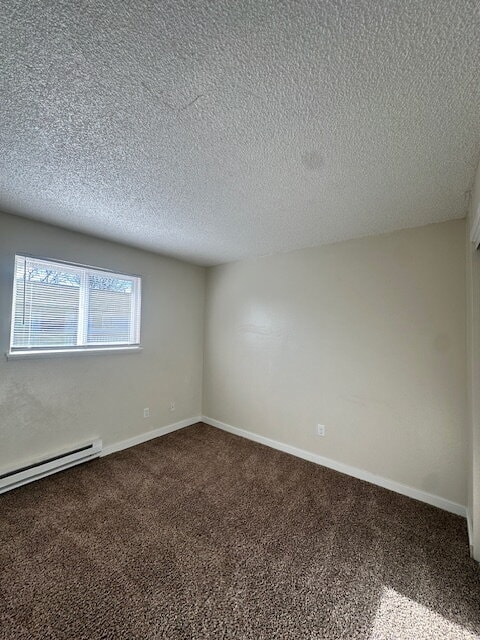 Building Photo - 2-Bedroom Upstairs Corner Unit; 1-Bath