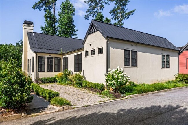 Building Photo - 377 Anders N