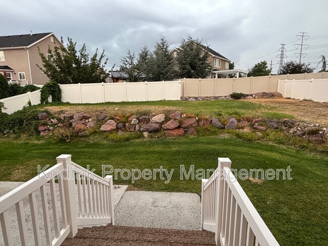 Building Photo - 5757 Coral Pine Ct S
