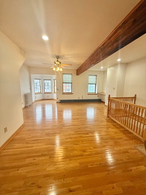 Building Photo - 20 Broad St