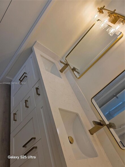 Building Photo - 3725 S Ocean Dr