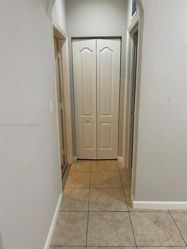 Building Photo - 27918 SW 140th Ave