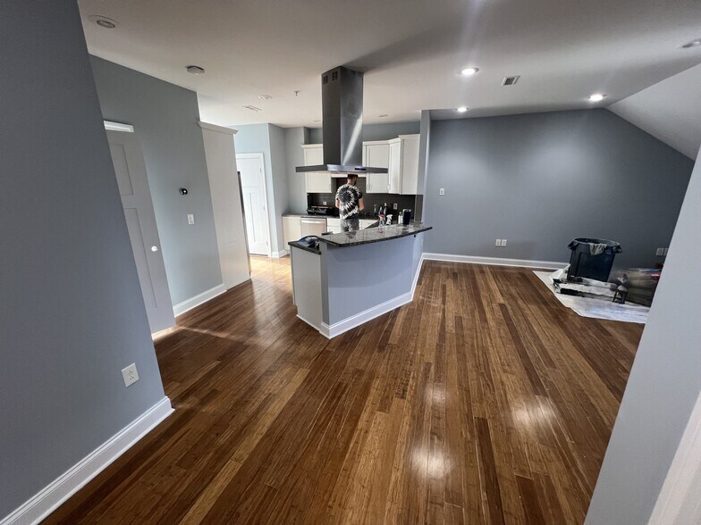 Building Photo - 13 Chester St