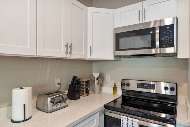 Building Photo - 16601 N Parkview Pl