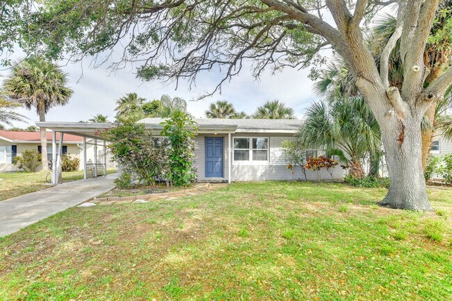 Building Photo - 8 Tropical Dr