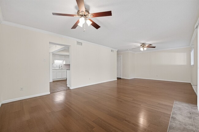 Building Photo - 1106 E Red Cedar Cir