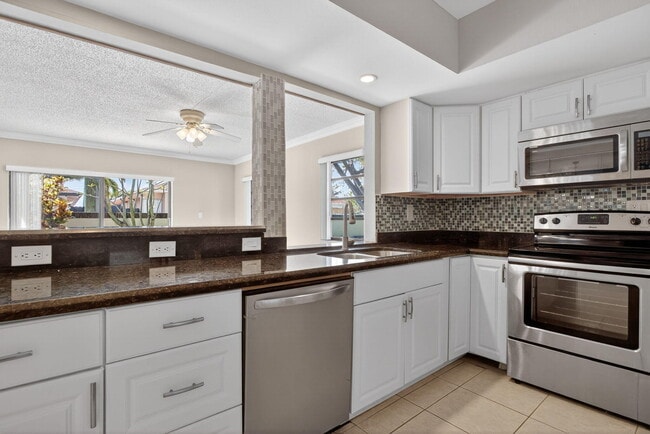 Building Photo - 1780 NE 39th Ct