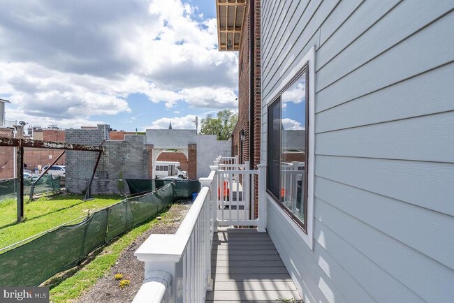 Building Photo - 25 S Bethel St
