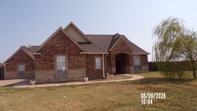 Building Photo - 114 Sandy Trail Cir