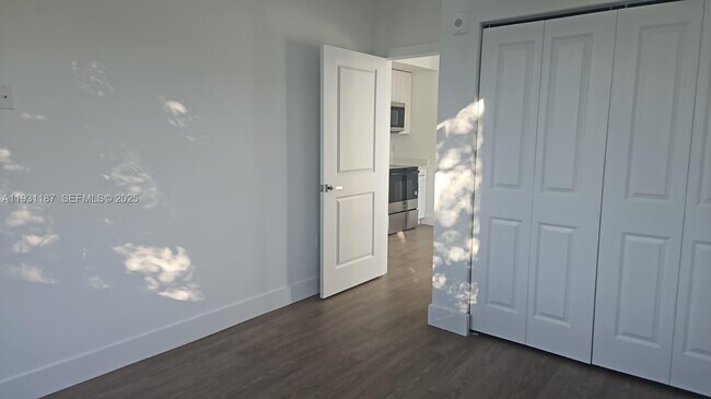 Building Photo - 1620 NW 18th St